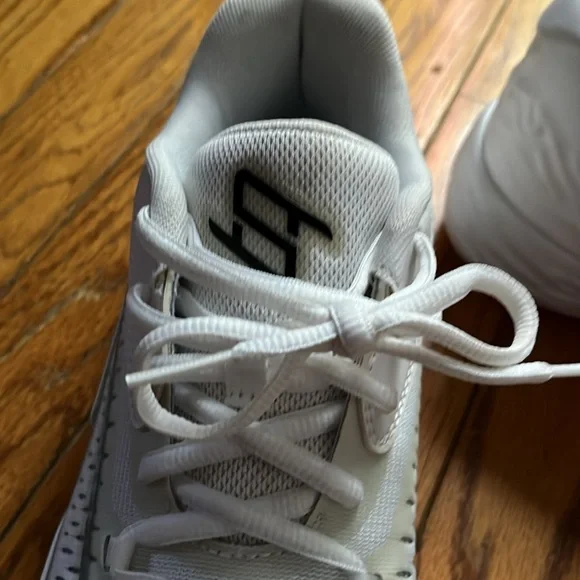 White puma women size 8 sneakers - Picture 2 of 8